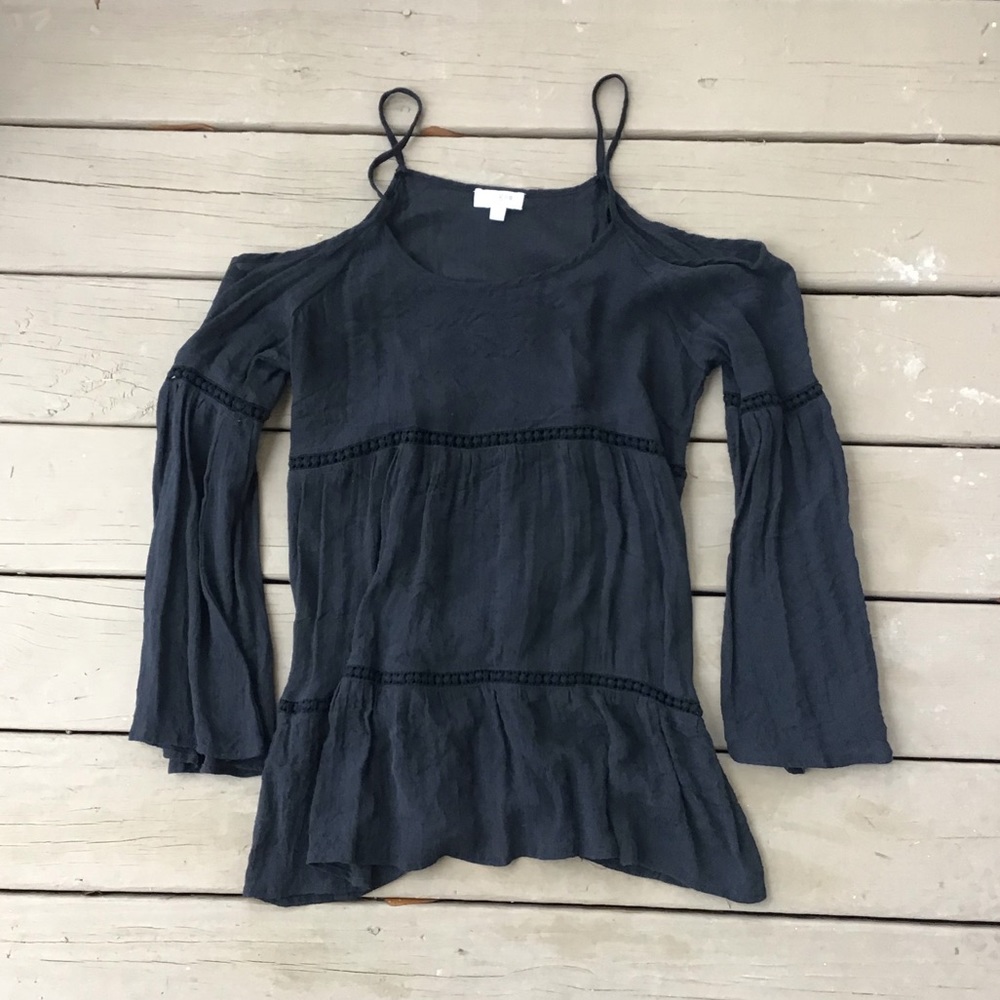 Umgee Cut Shoulders Top 🔴